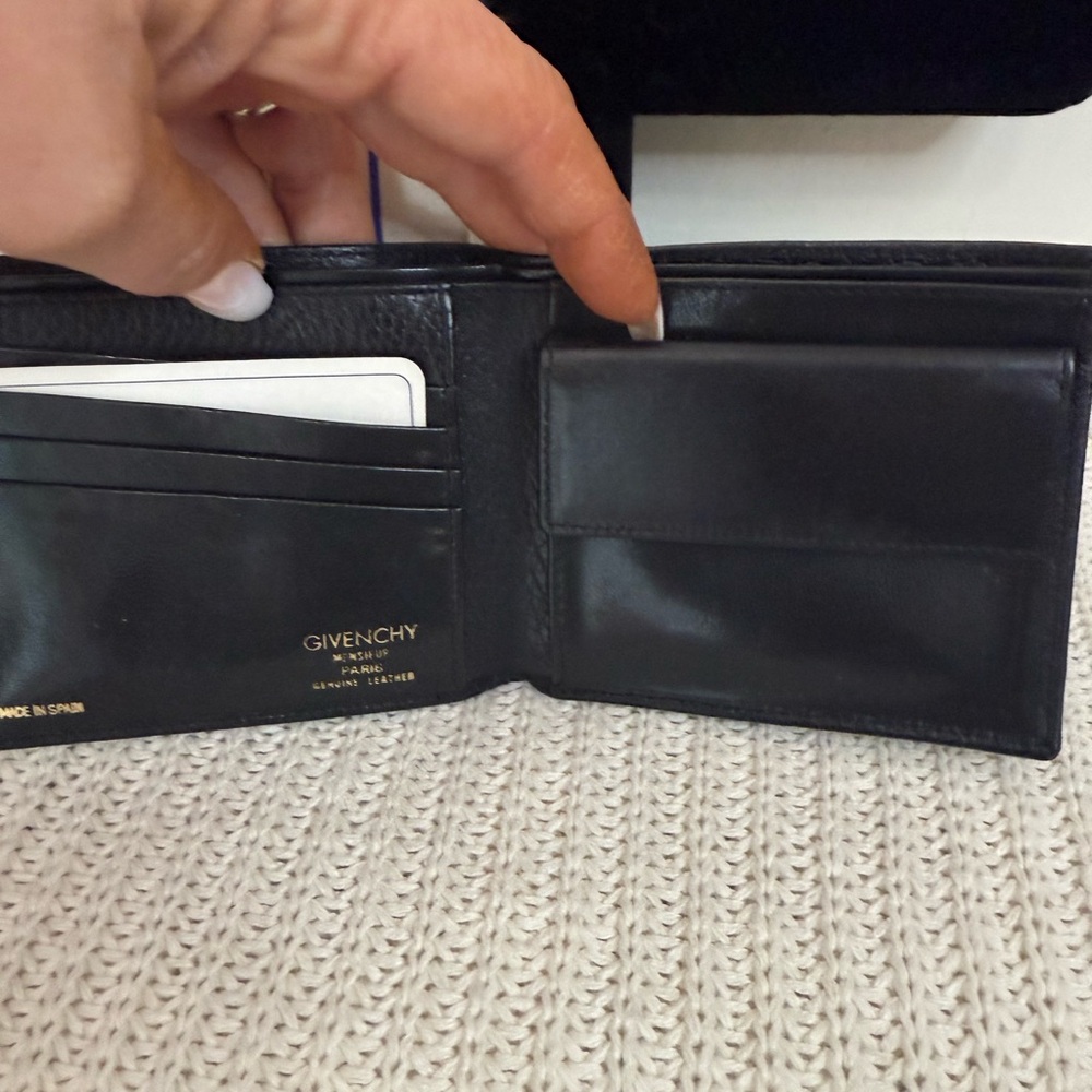 Givenchy NWT Mens Black Leather Wallet Italian calfskin - Picture 7 of 15